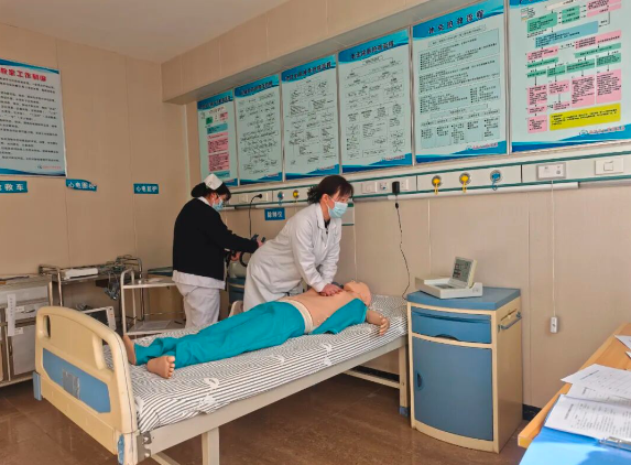 1764320416935 以练促学,以考促优 | 洛阳济仁肾病医院临床医护人员急救技能考核