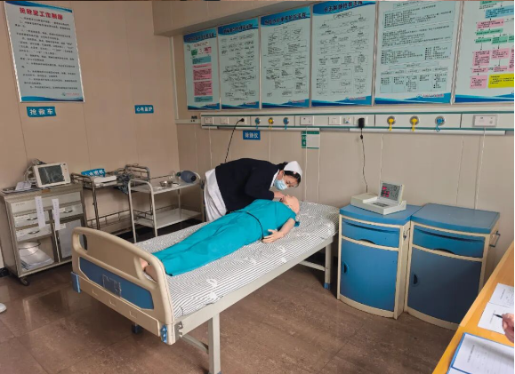 1764320611152 以练促学,以考促优 | 洛阳济仁肾病医院临床医护人员急救技能考核